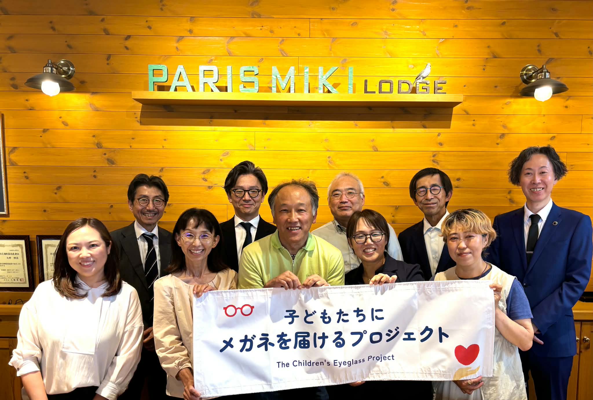 支援団体とパリミキ今宿店スタッフ