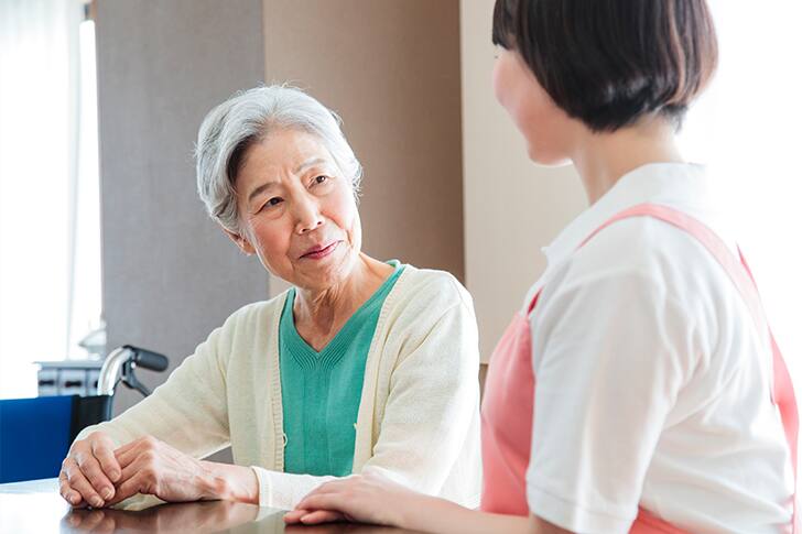 何度も聞き返すのは悪いし、気を遣わせる…