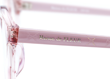 つるにはリボンとローズのモノグラム柄がプリント