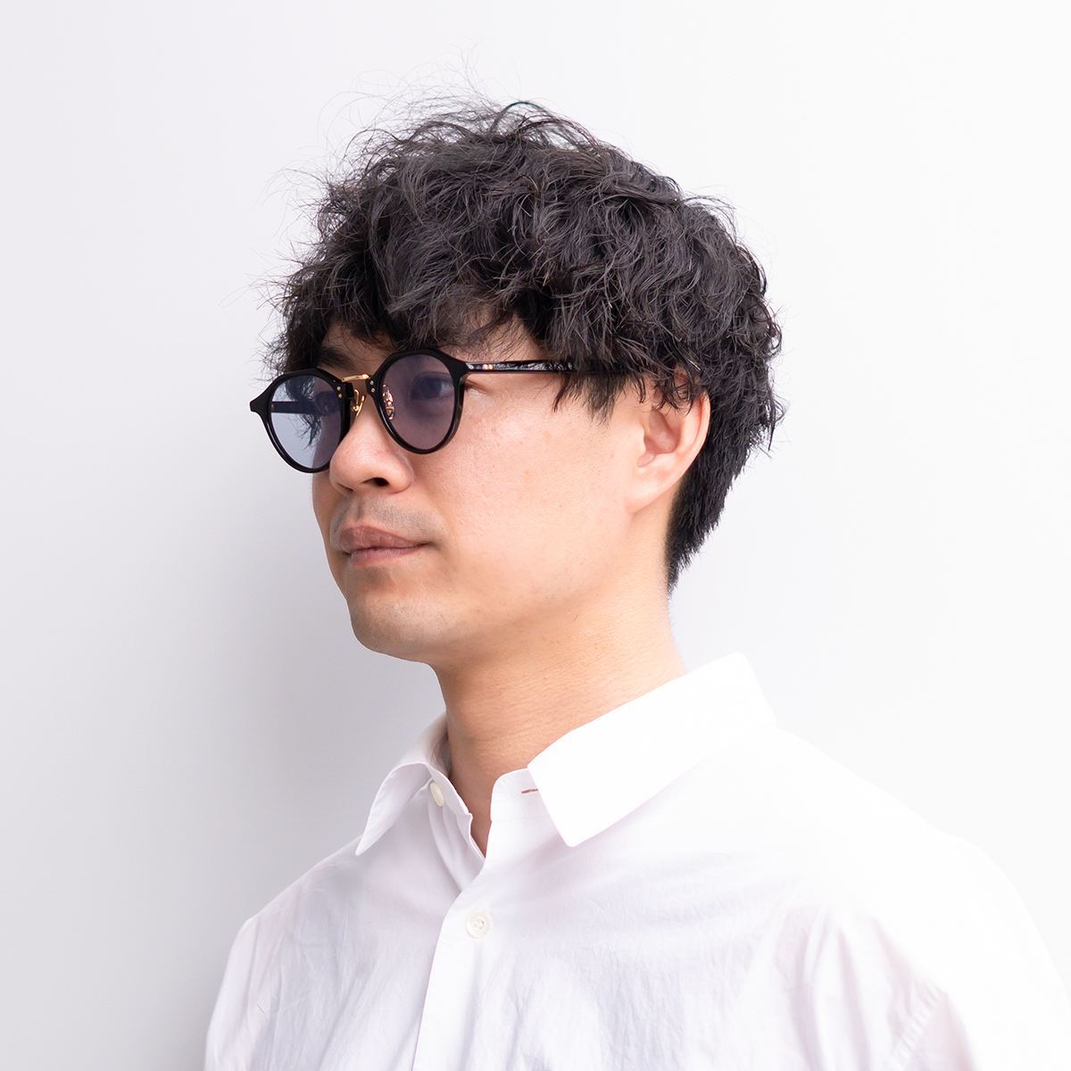 シャイニーブラック/ゴールド/グリーン