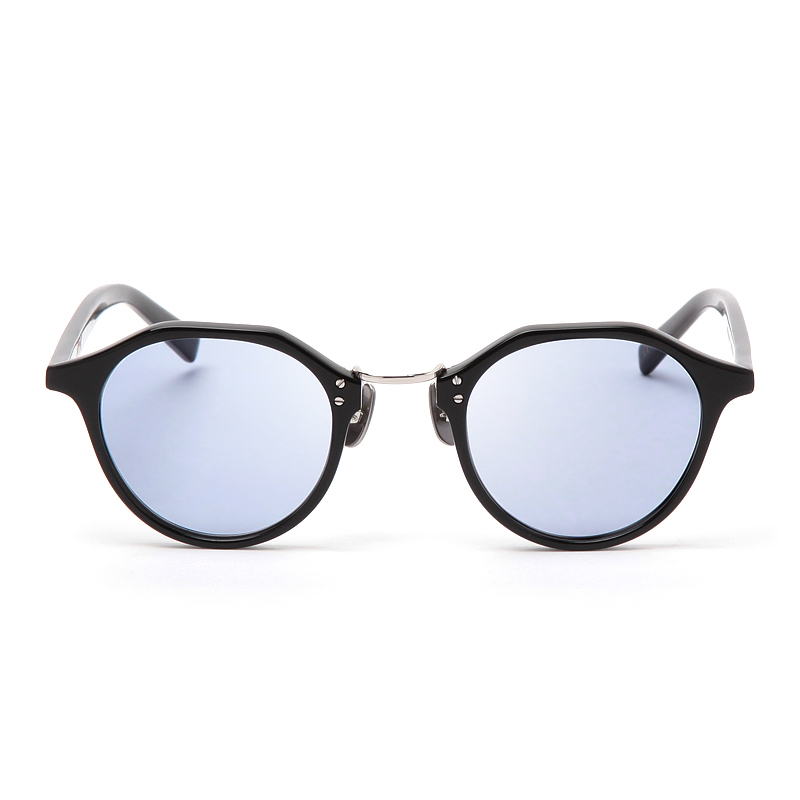 シャイニーブラック/シルバー/ライトブルー