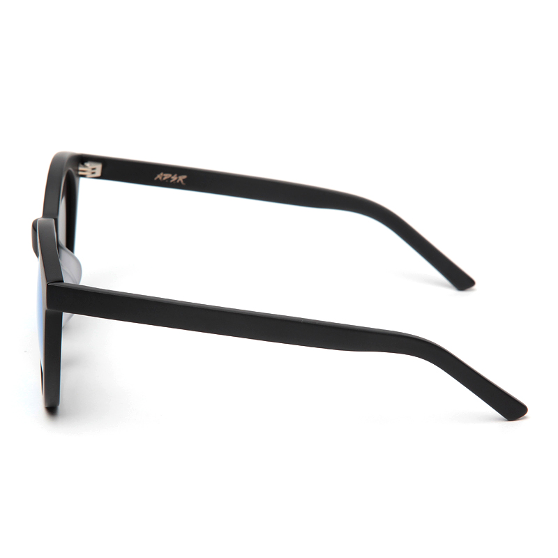 マットブラック