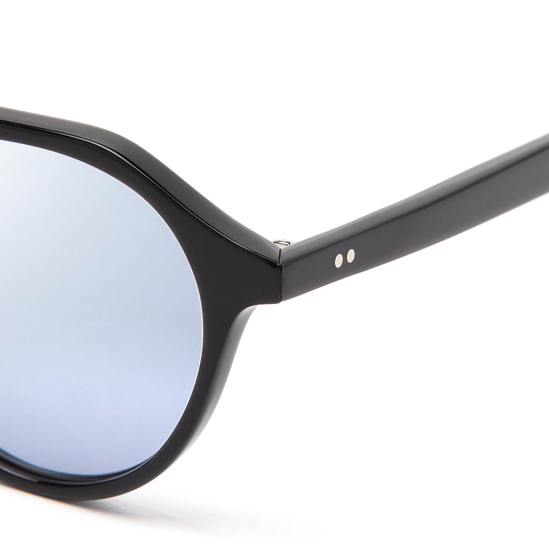 シャイニーブラック/シルバー/ライトブルー