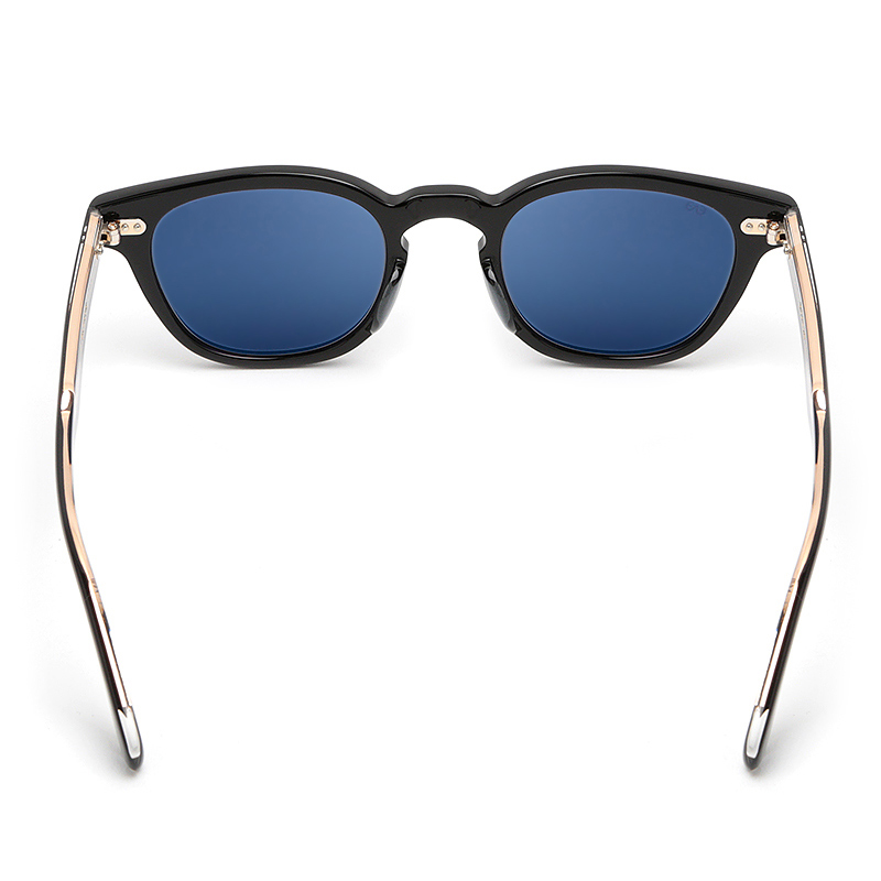 ピアノブラック