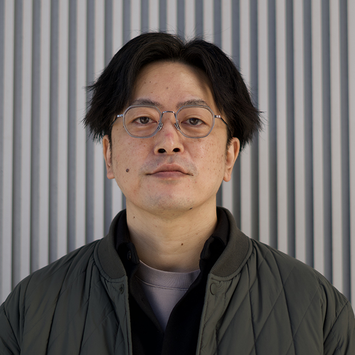 0568 ガンメタル/クリアグレー