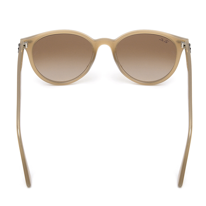 オパールベージュ