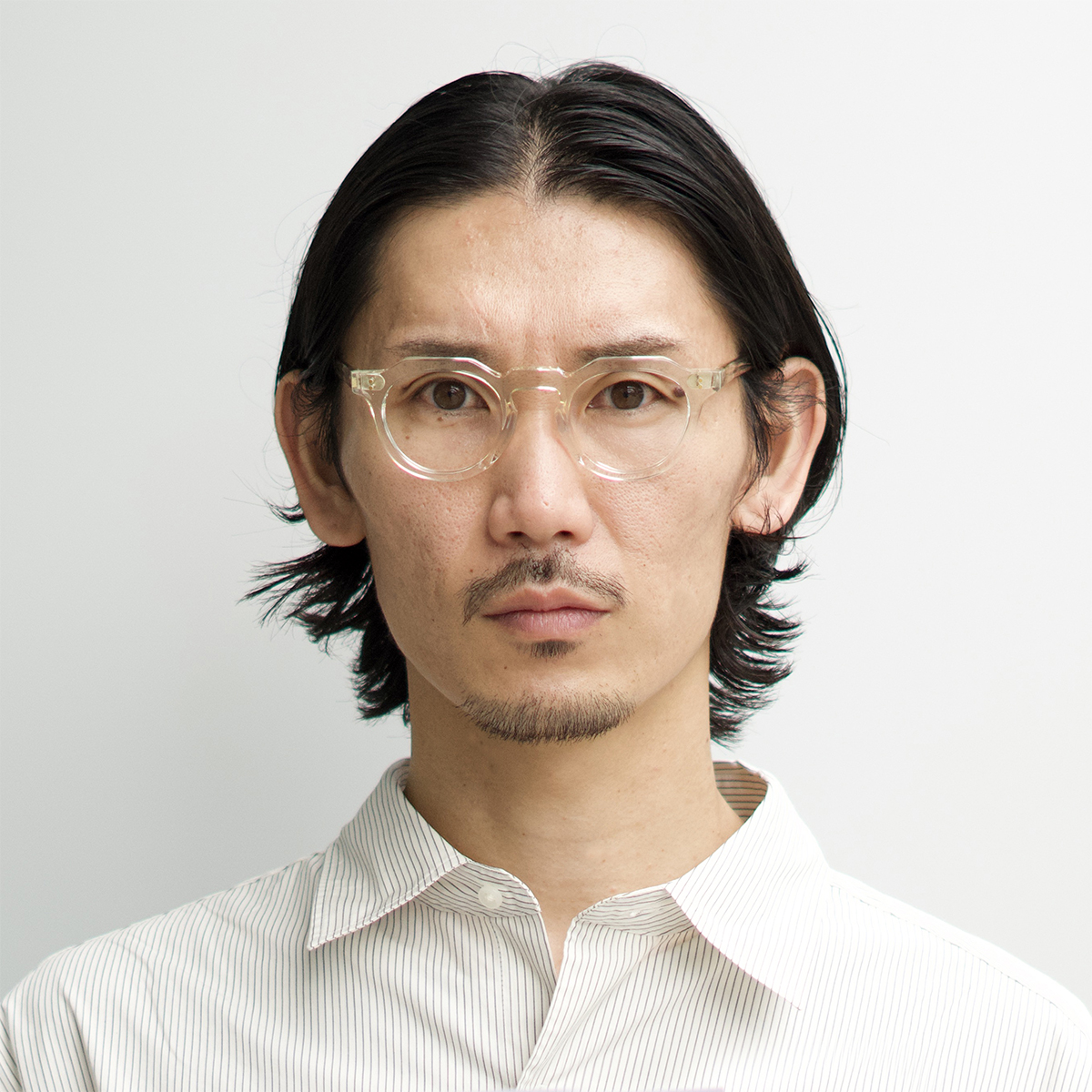 ライトイエロー