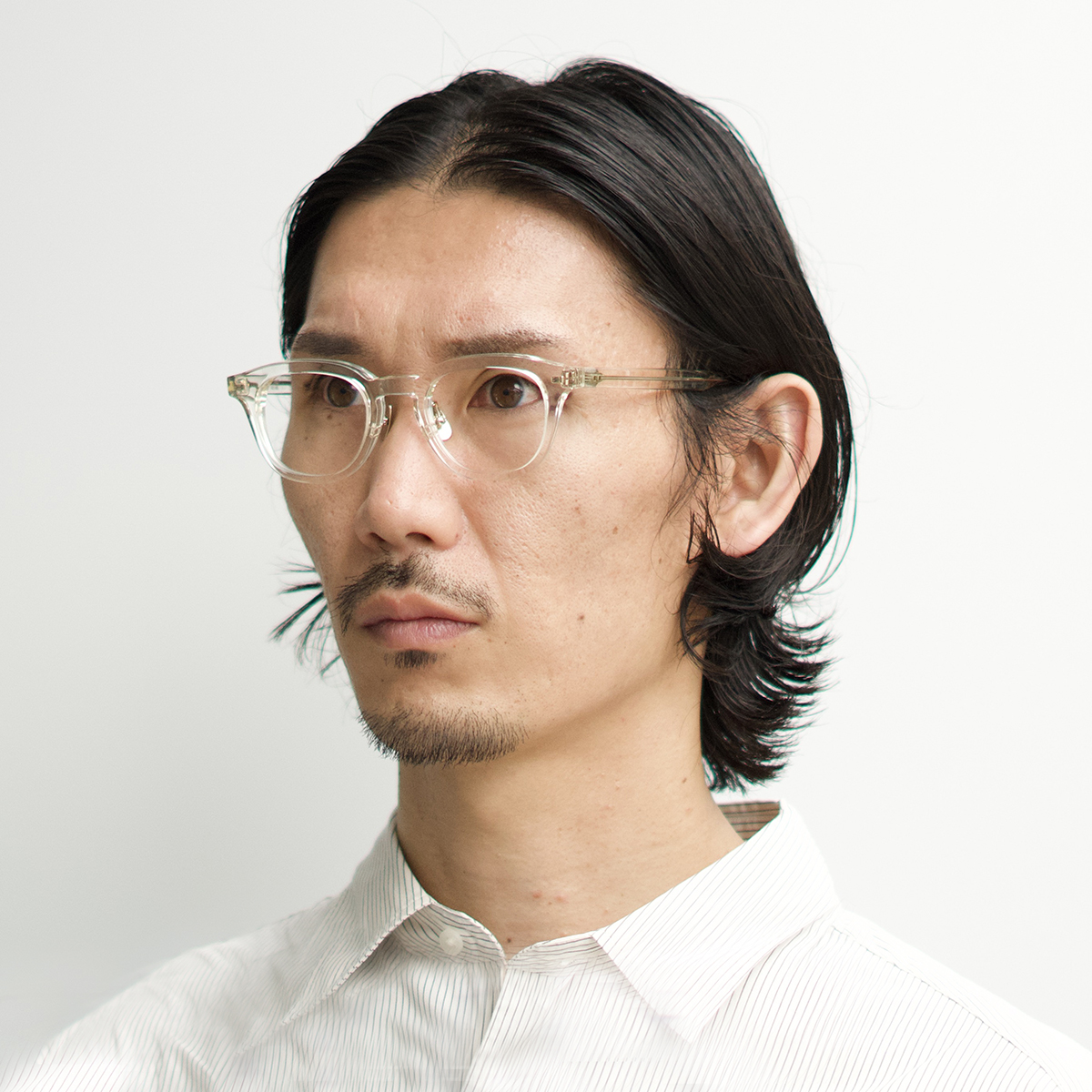 ライトイエロー