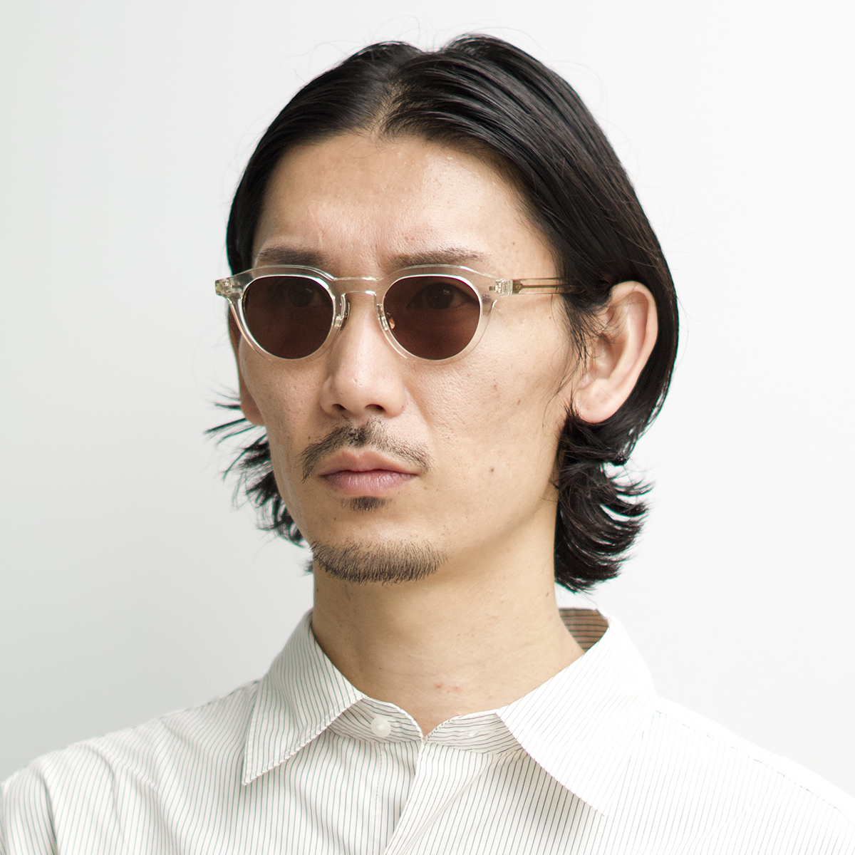 ライトイエロー (ダークブラウン)