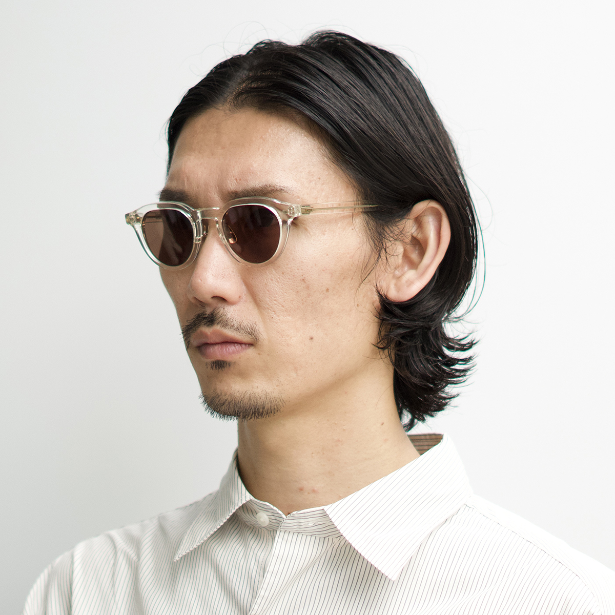 ライトイエロー (ダークブラウン)