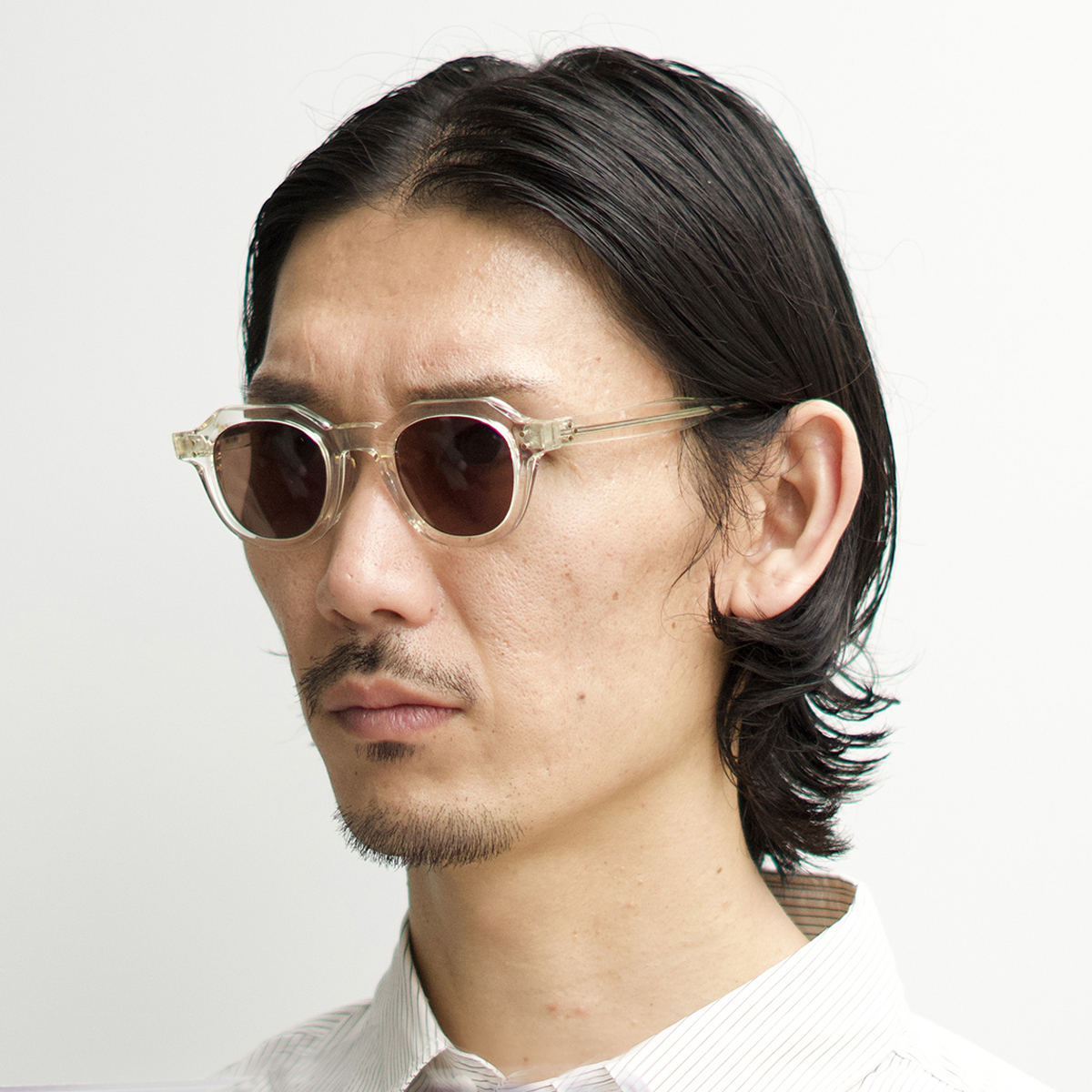 ライトイエロー (ダークブラウン)