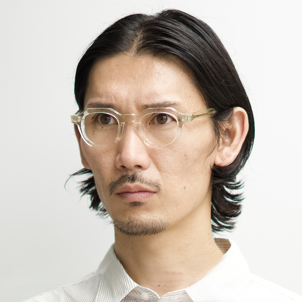 ライトイエロー