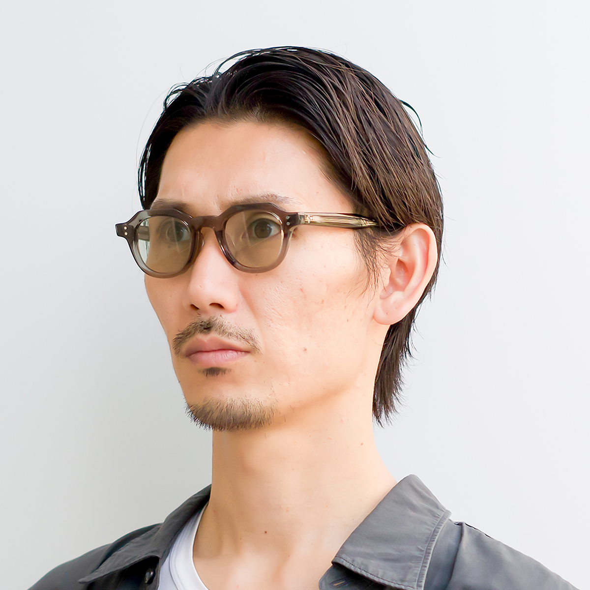 グレー (ライトグリーン)