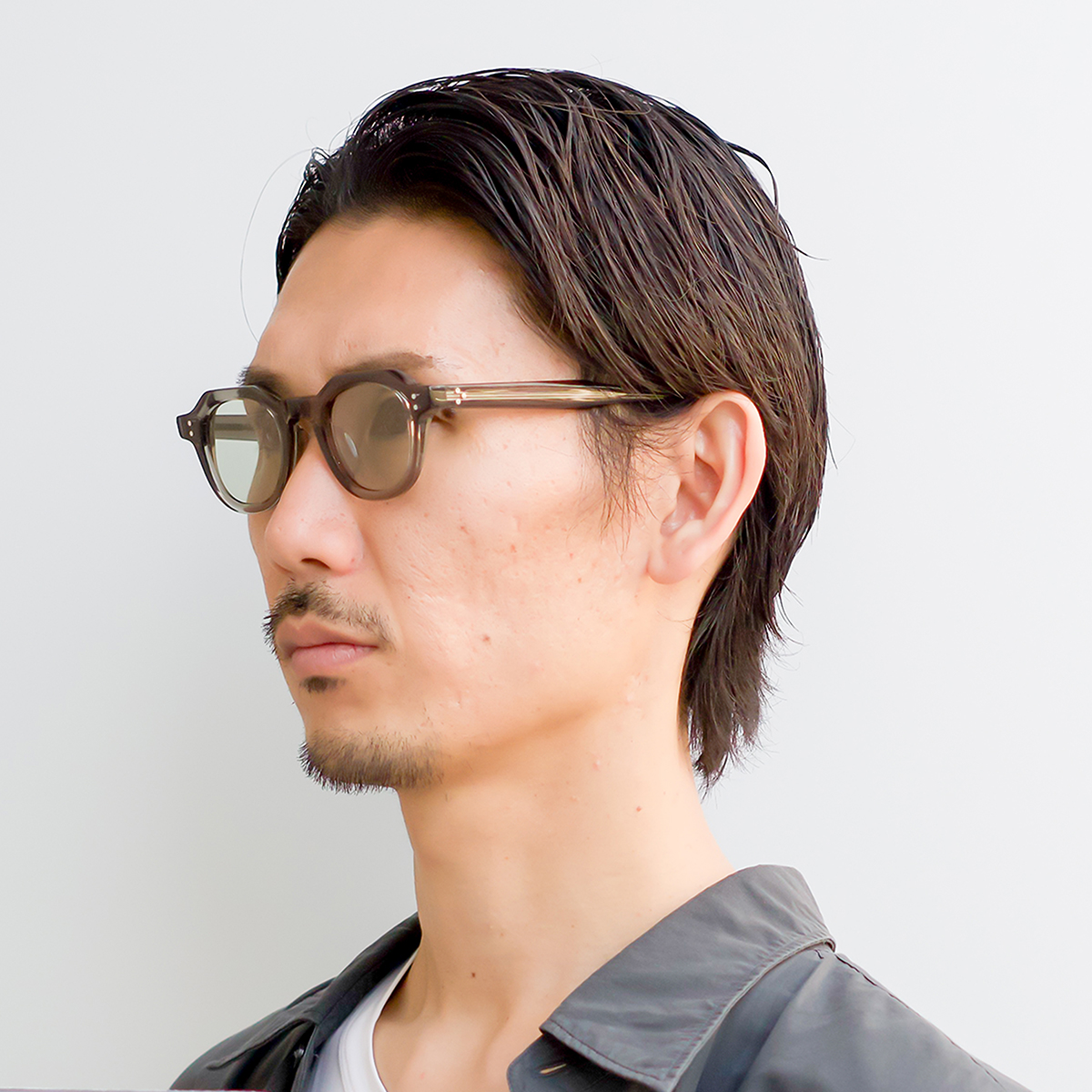 グレー (ライトグリーン)