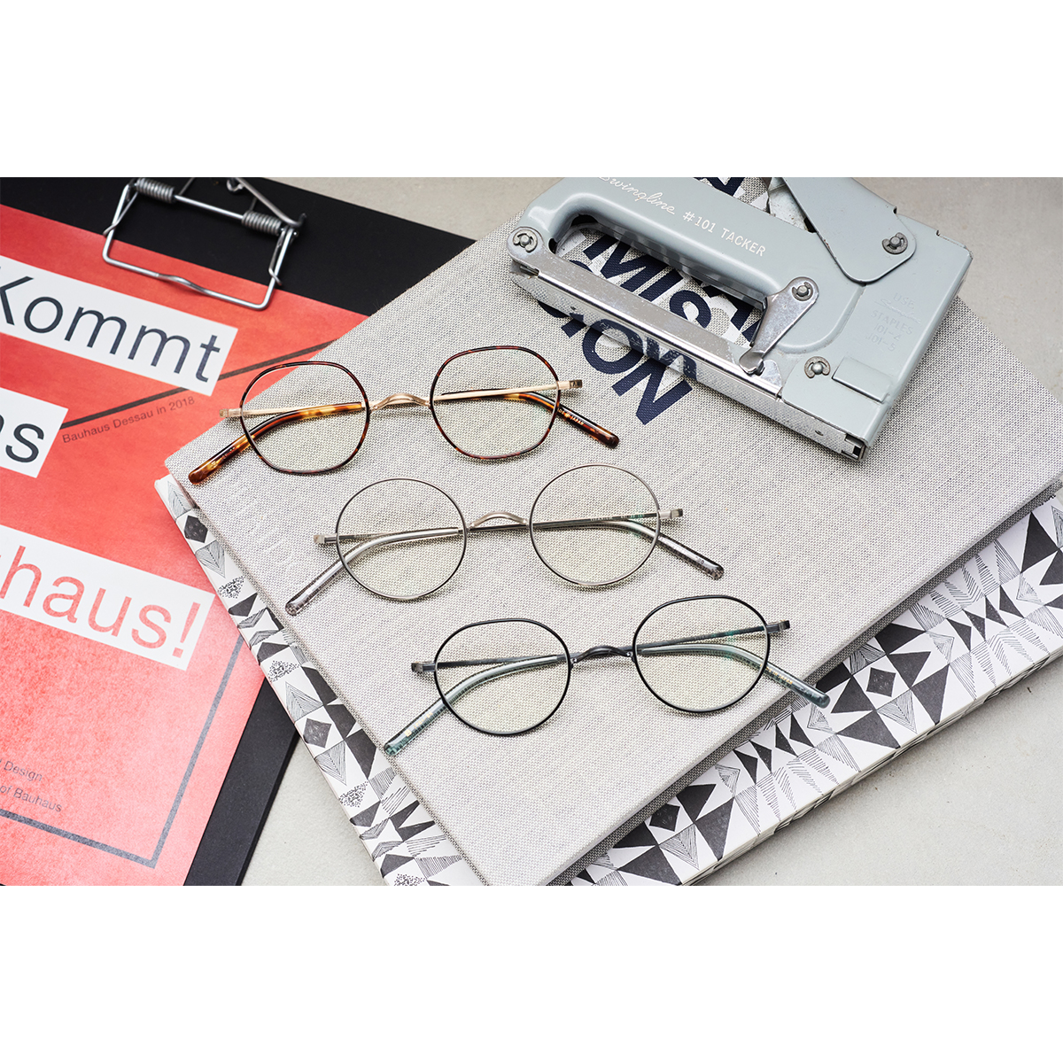 ホワイトゴールドマット/トートイス