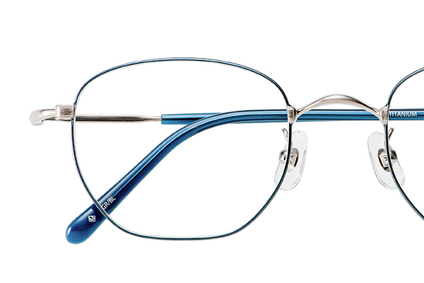 お手頃価格の国内産こだわりメガネ　PARIS MIKI Authentic Eyewear