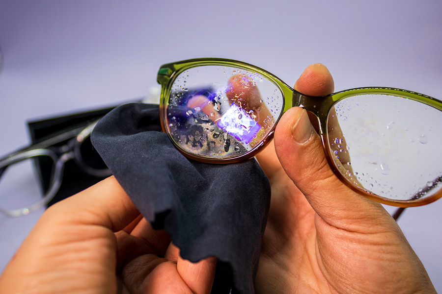 キレイなメガネで快適に 自分でできるメガネの洗浄方法と店舗でのメンテナンス Feature ー特集ー メガネ パリミキ