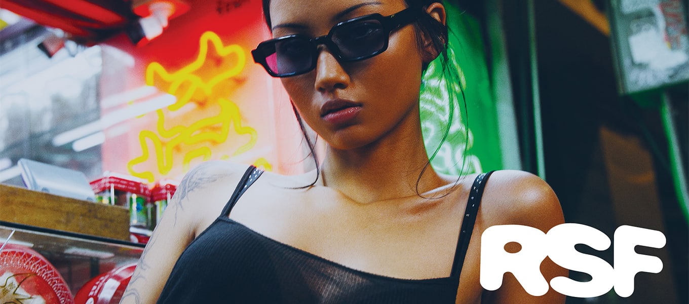 バナー RETROSUPERFUTURE