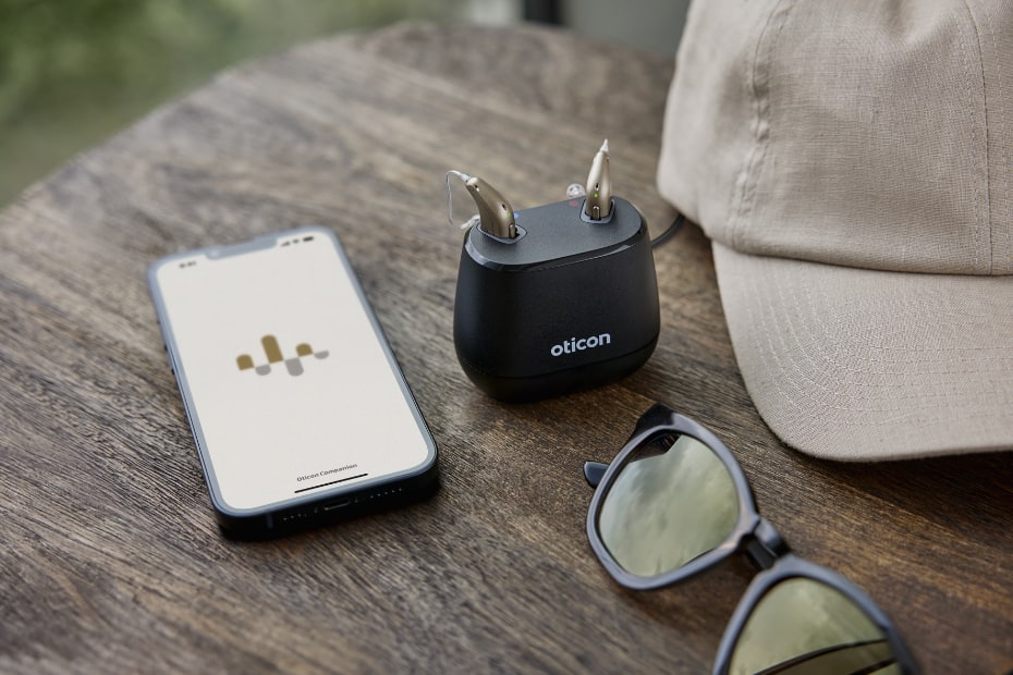 脳から聞こえを考えるイメージ